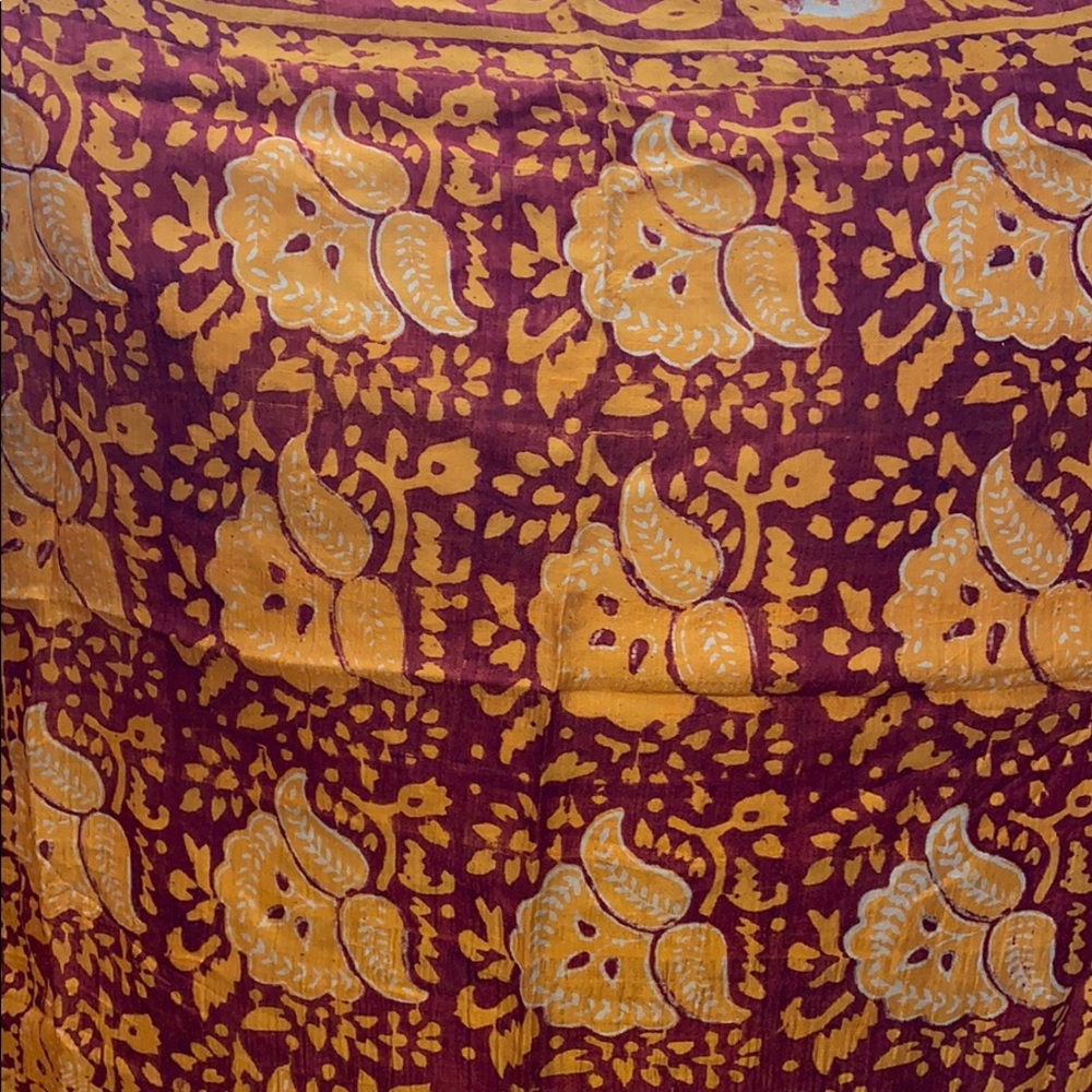 Pure silk square scarf - Picture 2 of 3